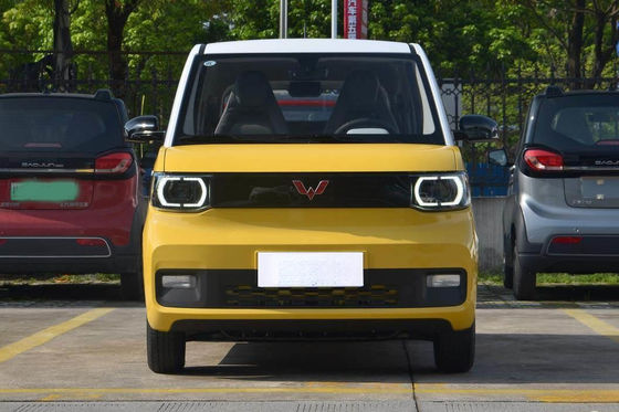 Dimensione compatta dei mini EV delle automobili di 120-170KM di Wuling Ev dell'automobile 3 sedili delle porte 4