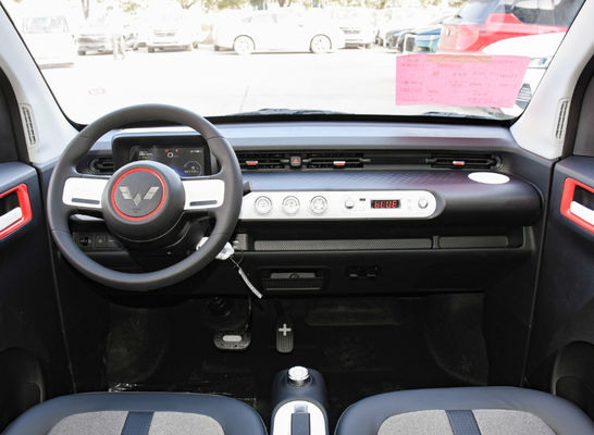 Dimensione compatta dei mini EV delle automobili di 120-170KM di Wuling Ev dell'automobile 3 sedili delle porte 4