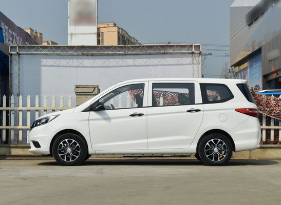 Sedili moventi regolari dell'automobile elettrica 402KM Changan Auchan A600ev 5 di MPV