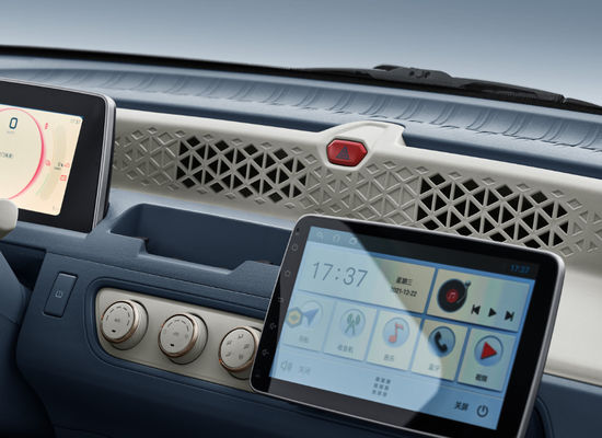 3 porte 4 mette il veicolo elettrico a sedere Fengguang Mini Ev del motore di Dongfeng 120KM-220KM