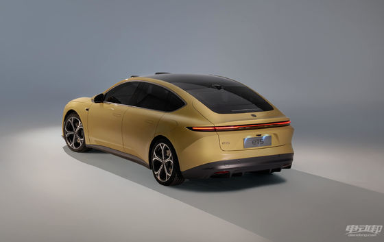 Rendimento elevato di taglia media 550-700KM delle automobili elettriche del NIO Et5 4 porte 5 sedili