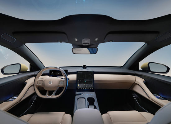 Rendimento elevato di taglia media 550-700KM delle automobili elettriche del NIO Et5 4 porte 5 sedili