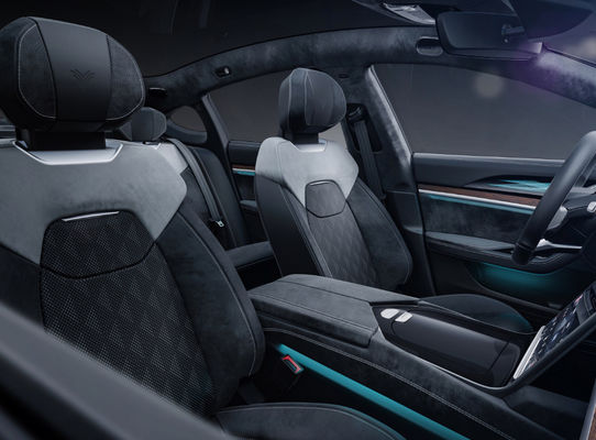Porte del veicolo elettrico 4 di 650-715KM Nezha Automobile Hozon NETA S 5 sedili