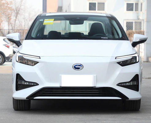 L'automobile elettrica 510KM della berlina di Guangqi Yilue EA6 4 porte 5 mette la tassa a sedere rapida 0.78H