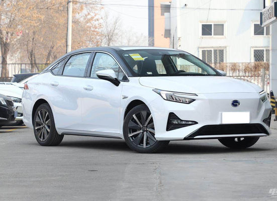 L'automobile elettrica 510KM della berlina di Guangqi Yilue EA6 4 porte 5 mette la tassa a sedere rapida 0.78H
