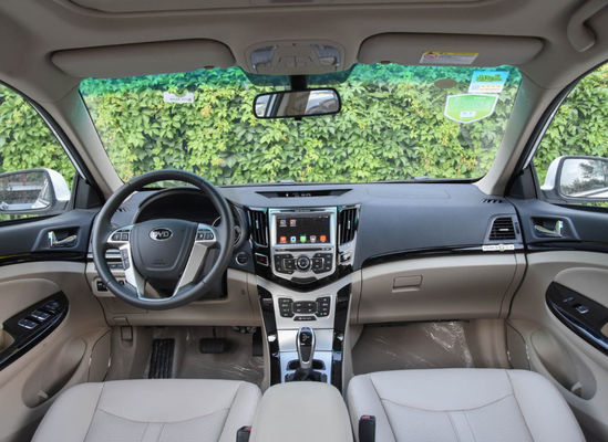 Porte elettriche pure di rendimento elevato di 305KM 400KM BYD E5 EV 4 5 sedili