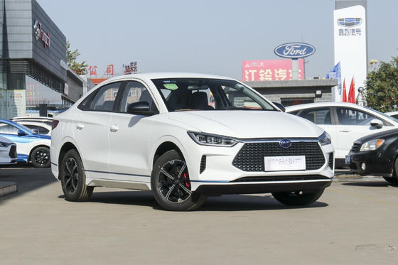 Norma ufficiale 401KM dell'automobile elettrica della berlina di E3 Byd 4 porte 5 sedili