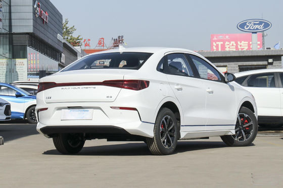 Norma ufficiale 401KM dell'automobile elettrica della berlina di E3 Byd 4 porte 5 sedili