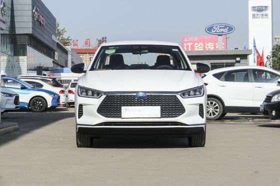 Norma ufficiale 401KM dell'automobile elettrica della berlina di E3 Byd 4 porte 5 sedili
